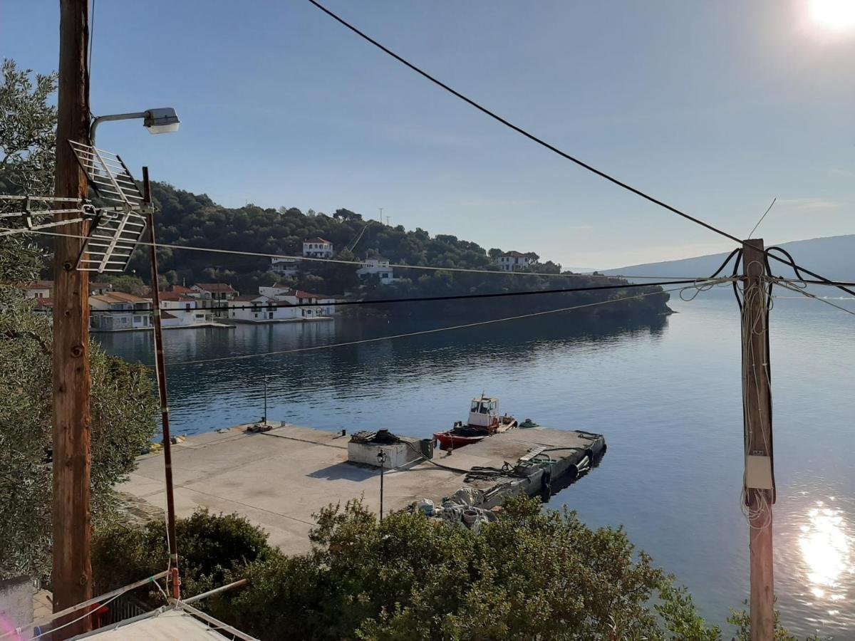 Chiona΄S Apartments By The Sea Paleo Trikeri Екстериор снимка